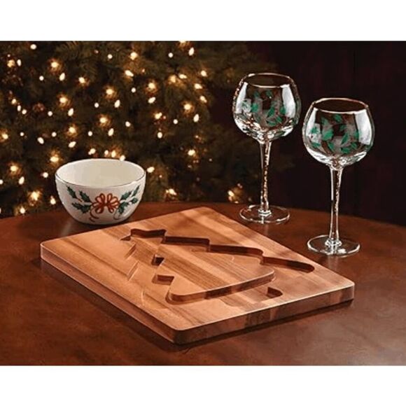 NEW - Lenox 856101 Holiday 4-Piece Wine Glass Set, Christmas Dinnerware, Hosting - Picture 3 of 5